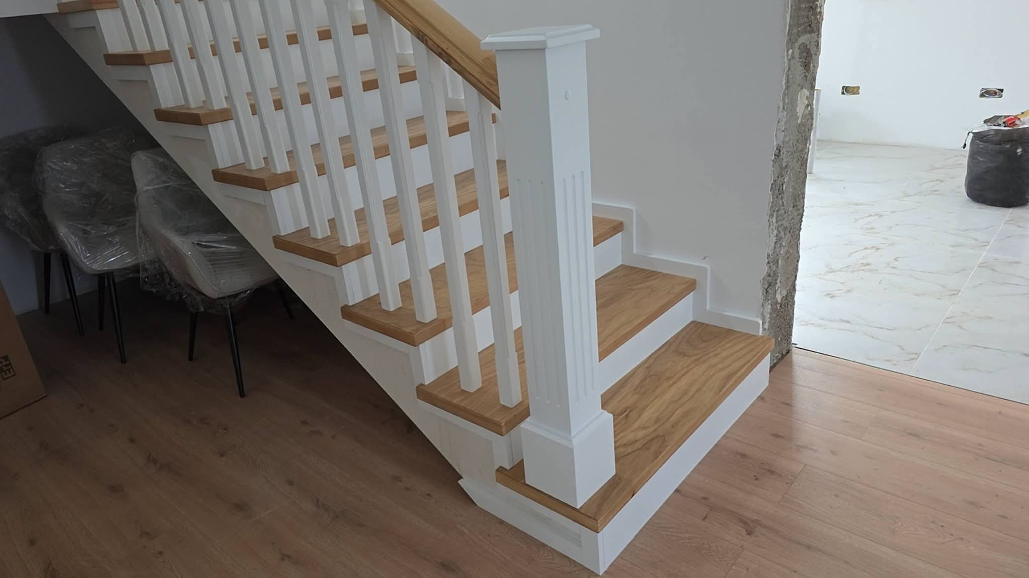 Scară cu Balustradă Fier Forjat